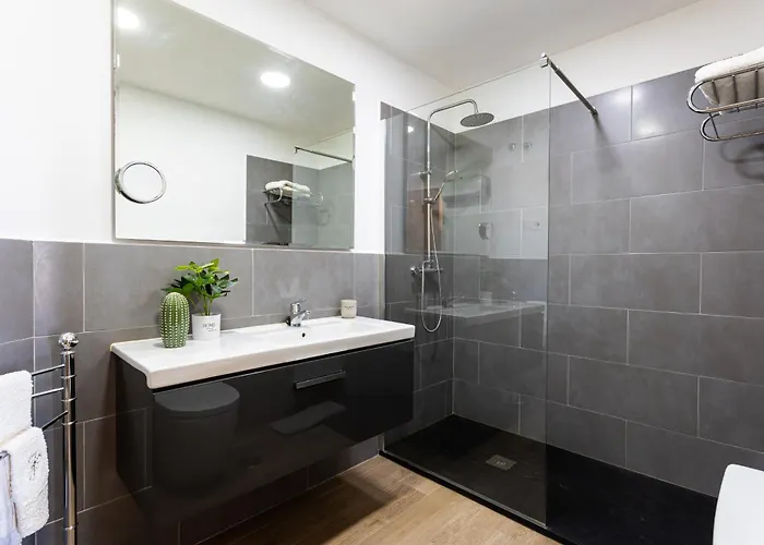 Апартаменти Cozy Deluxe In El Higueron *