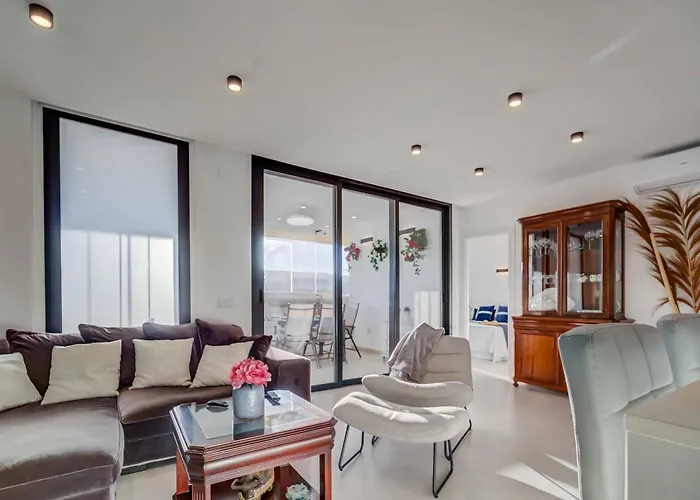 Апартаменти Cozy Deluxe In El Higueron *