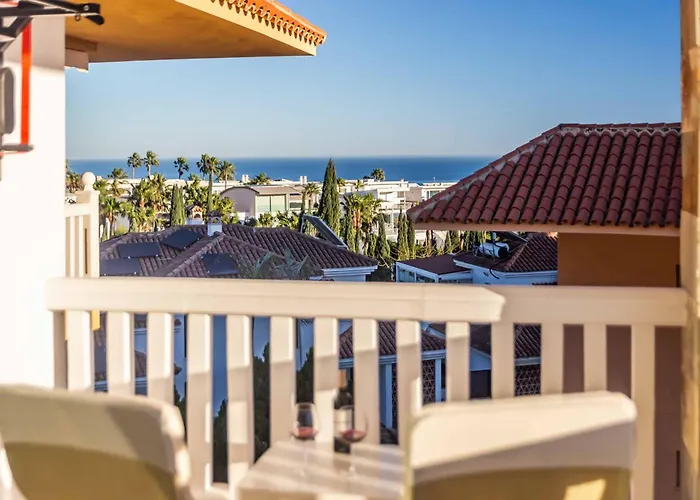 Cozy Deluxe In El Higueron Апартаменти