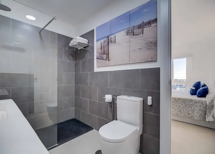 Cozy Deluxe In El Higueron Апартаменти