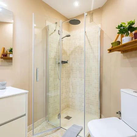 Cozy Deluxe Holiday Home In El Higueron *