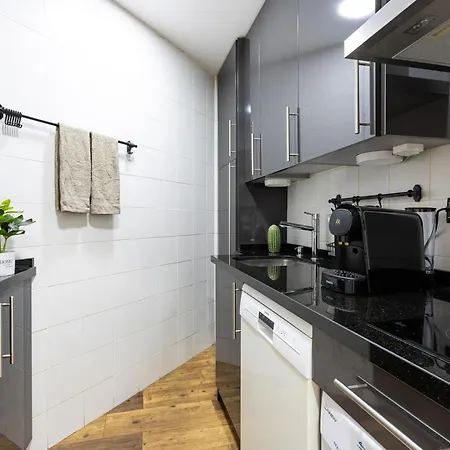 Cozy Deluxe Holiday Home In El Higueron *