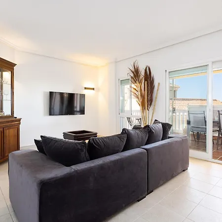 Cozy Deluxe Holiday Home In El Higueron פואנגירולה