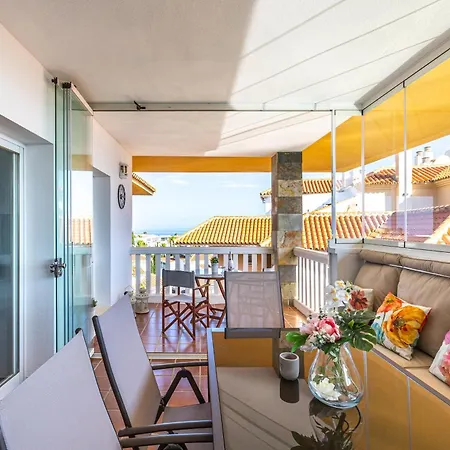 Cozy Deluxe Holiday Home In El Higueron *