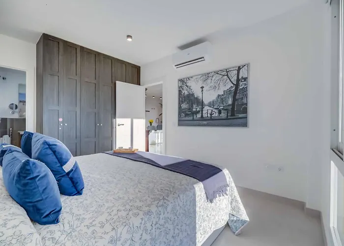 Cozy Deluxe In El Higueron شقة فوينخيرولا