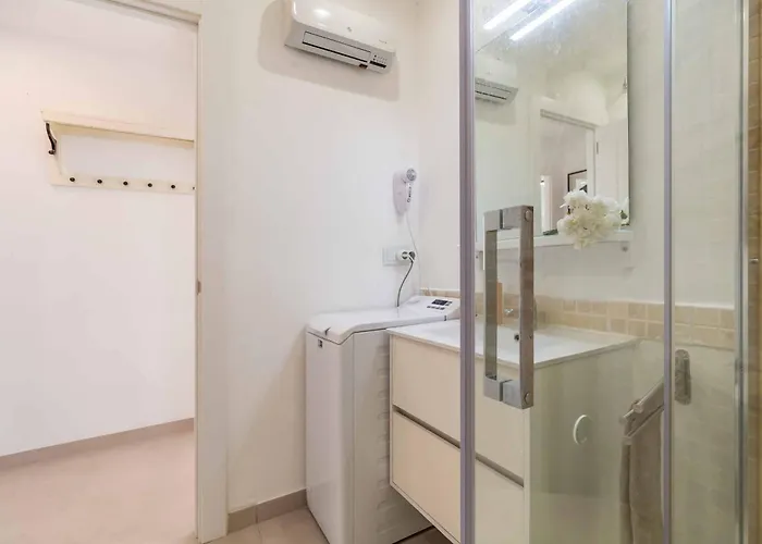 Cozy Deluxe In El Higueron شقة